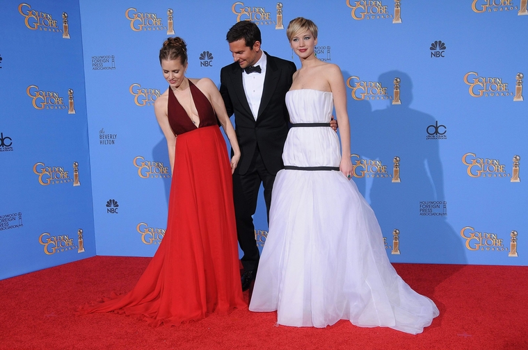 71st_Annual_Golden_Globe_Awards_press_room_2813929.jpg