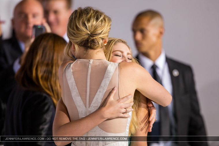 AX__November_17_-__Mockingjay__Part_1__LA_Premiere_2816629.jpg