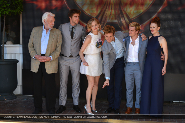 A_May_17_-__Mockingjay_Part_1__photocall_at_Cannes_in_France_2811129.jpg