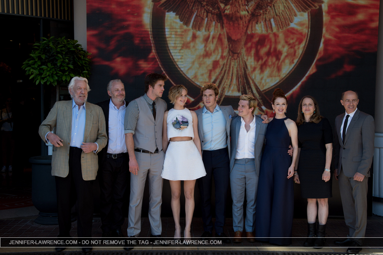 A_May_17_-__Mockingjay_Part_1__photocall_at_Cannes_in_France_2811329.jpg
