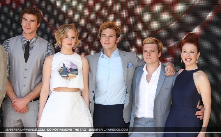 A_May_17_-__Mockingjay_Part_1__photocall_at_Cannes_in_France_287429.jpg