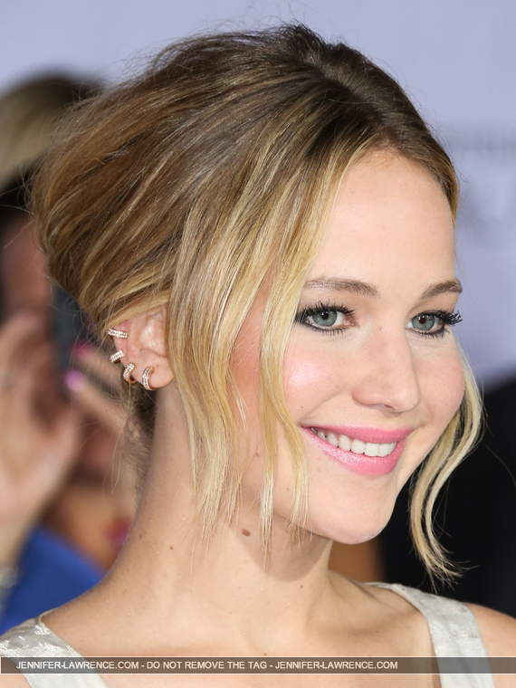 A_November_17_-__Mockingjay_Part_1__LA_Premiere_2810529.jpg