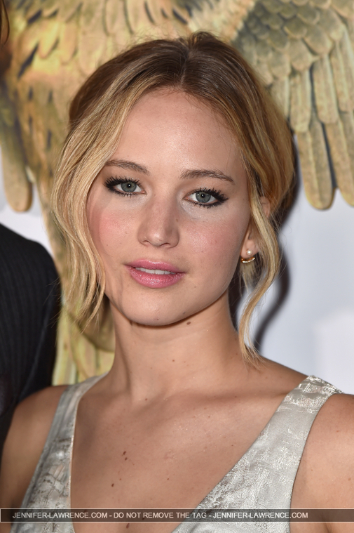 A_November_17_-__Mockingjay_Part_1__LA_Premiere_2810829.jpg