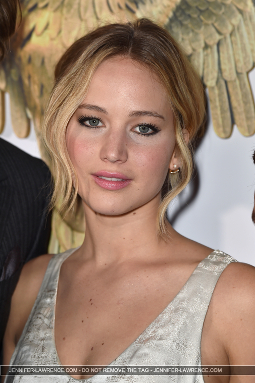 A_November_17_-__Mockingjay_Part_1__LA_Premiere_2810929.jpg