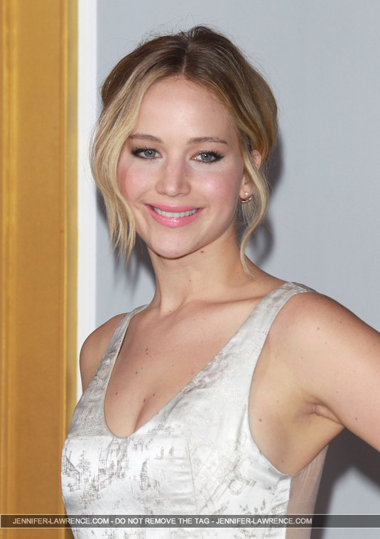A_November_17_-__Mockingjay_Part_1__LA_Premiere_2812629.jpg