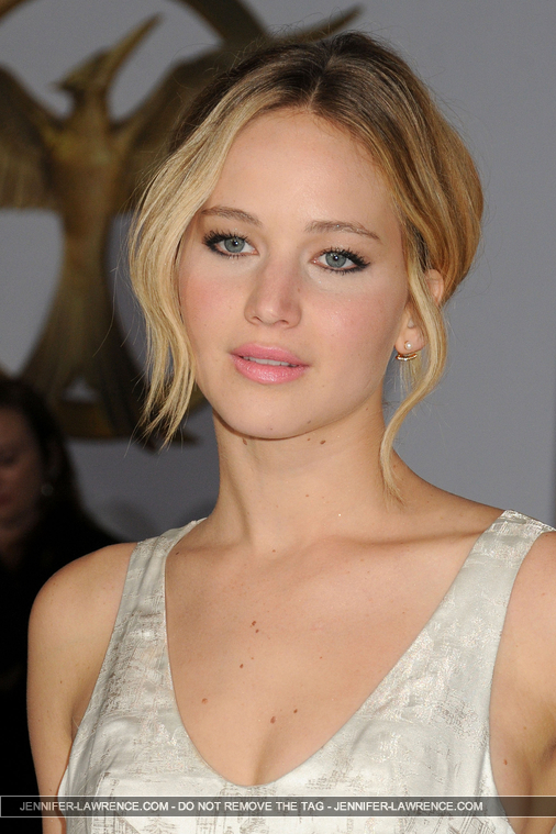 A_November_17_-__Mockingjay_Part_1__LA_Premiere_282129.jpg