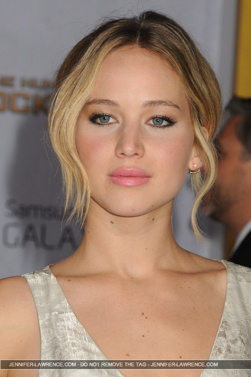 A_November_17_-__Mockingjay_Part_1__LA_Premiere_282329.jpg