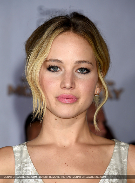 A_November_17_-__Mockingjay_Part_1__LA_Premiere_282829.jpg