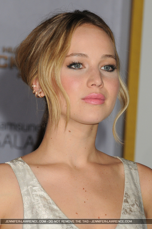 A_November_17_-__Mockingjay_Part_1__LA_Premiere_282929.jpg