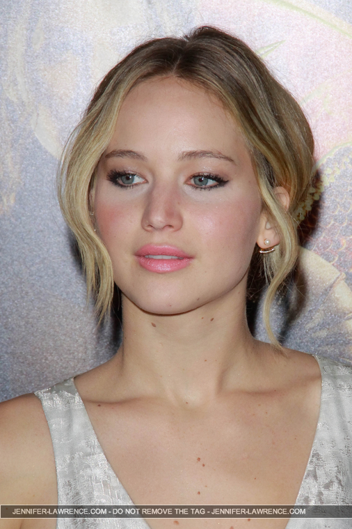 A_November_17_-__Mockingjay_Part_1__LA_Premiere_28329.jpg