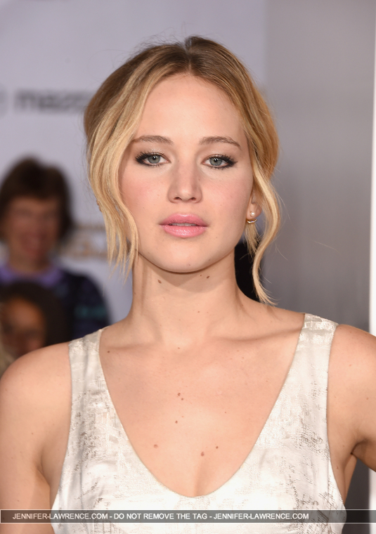 A_November_17_-__Mockingjay_Part_1__LA_Premiere_284429.jpg