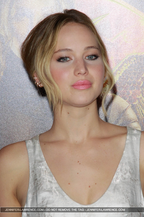 A_November_17_-__Mockingjay_Part_1__LA_Premiere_28529.jpg
