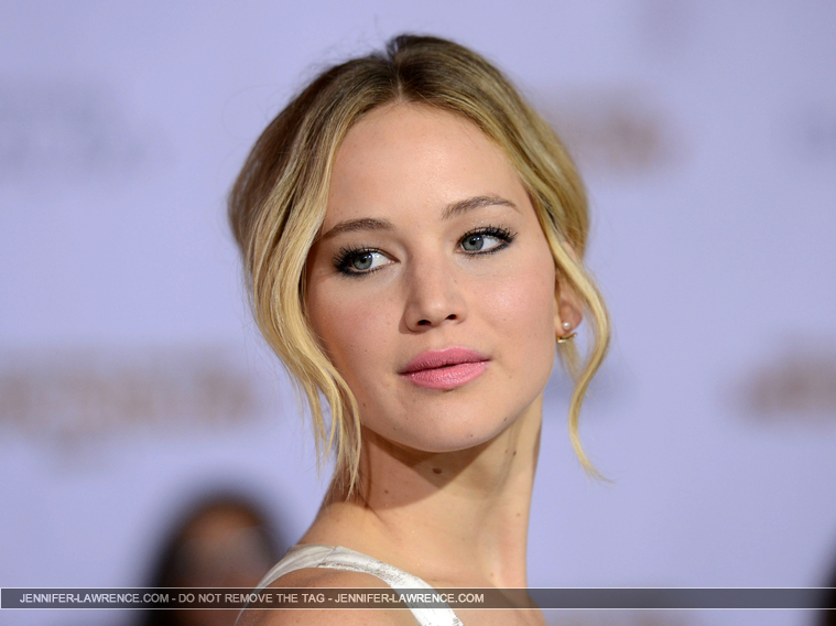 A_November_17_-__Mockingjay_Part_1__LA_Premiere_285329.jpg