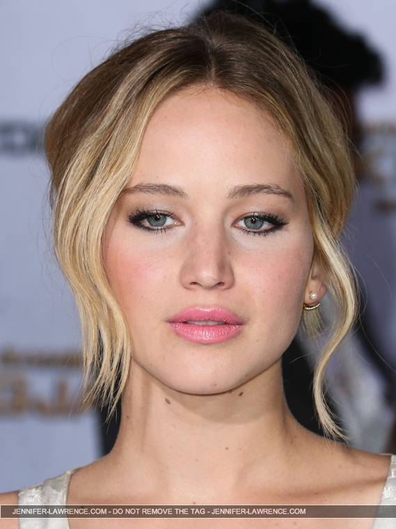 A_November_17_-__Mockingjay_Part_1__LA_Premiere_286129.jpg