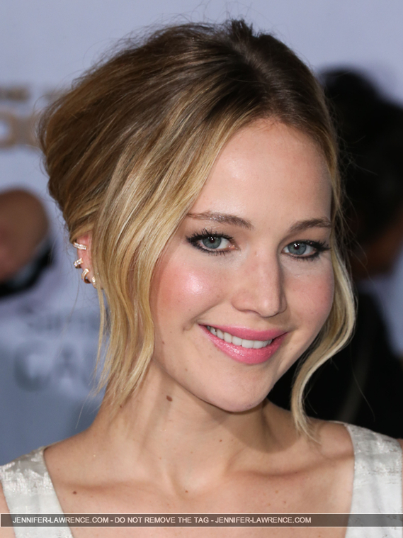 A_November_17_-__Mockingjay_Part_1__LA_Premiere_286529.jpg