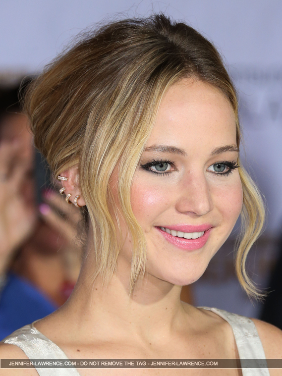 A_November_17_-__Mockingjay_Part_1__LA_Premiere_286629.jpg