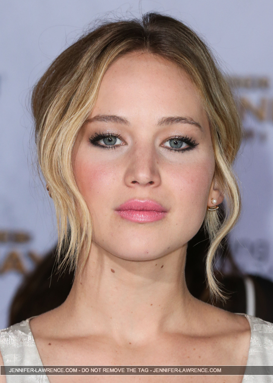 A_November_17_-__Mockingjay_Part_1__LA_Premiere_286729.jpg