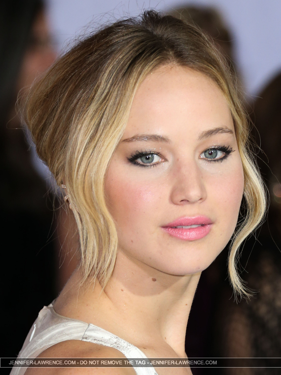 A_November_17_-__Mockingjay_Part_1__LA_Premiere_286929.jpg