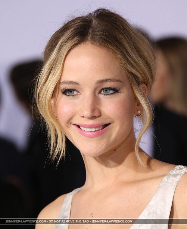 A_November_17_-__Mockingjay_Part_1__LA_Premiere_287729.jpg