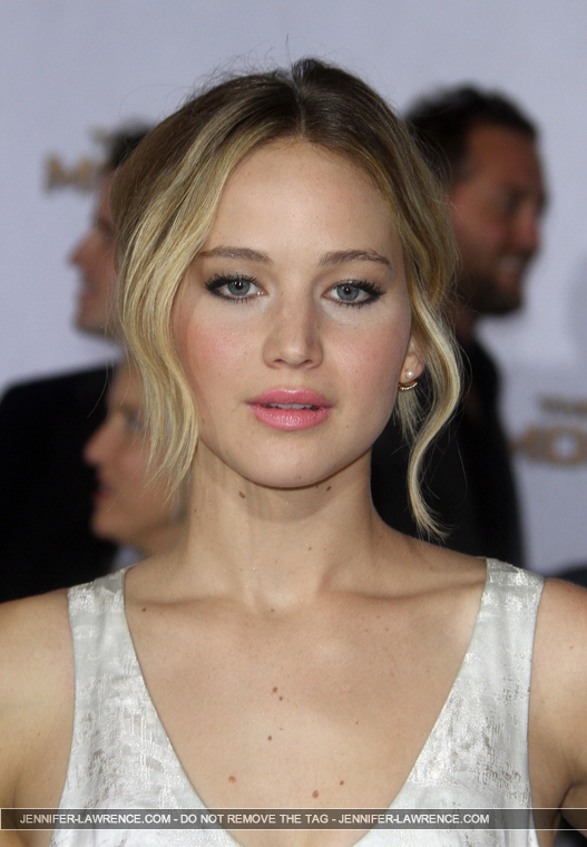 A_November_17_-__Mockingjay_Part_1__LA_Premiere_288329.jpg