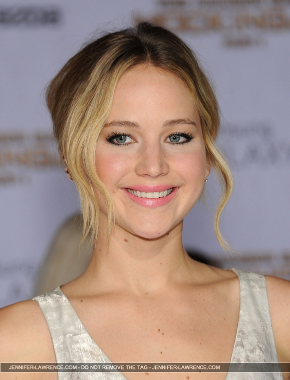 A_November_17_-__Mockingjay_Part_1__LA_Premiere_288829.jpg