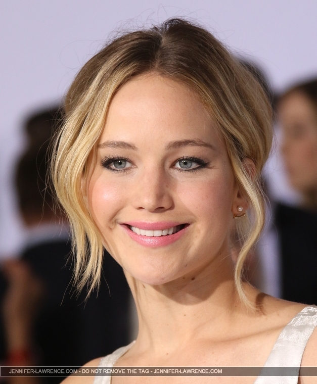 A_November_17_-__Mockingjay_Part_1__LA_Premiere_289229.jpg