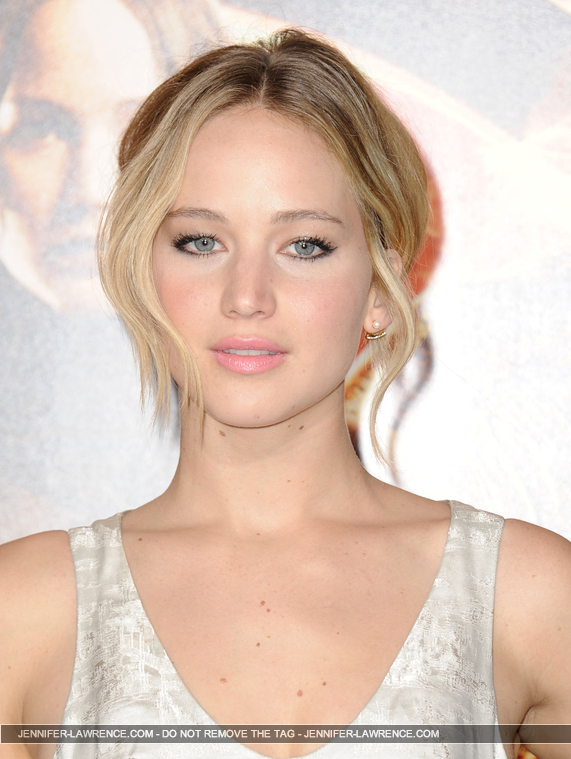 Aa_November_17_-__Mockingjay_Part_1__Premiere_in_Los_Angeles_287429.jpg