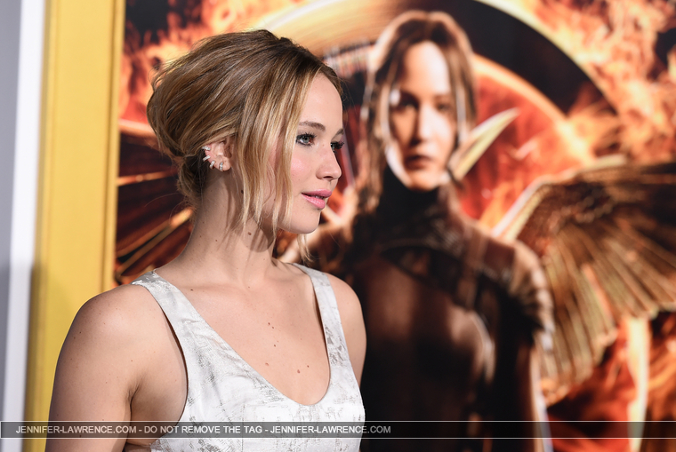 Aa_November_17_-__Mockingjay_Part_1__Premiere_in_Los_Angeles_289029.jpg