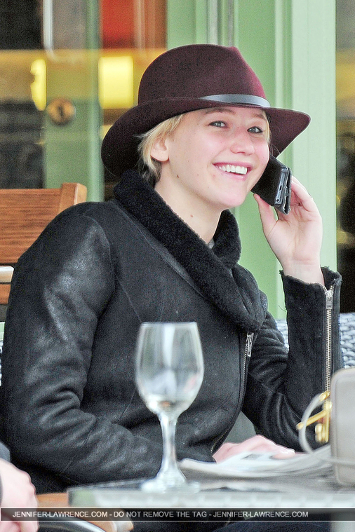 April_24_-_Having_lunch_with_Nicholas_Hoult_in_London_281629.jpg