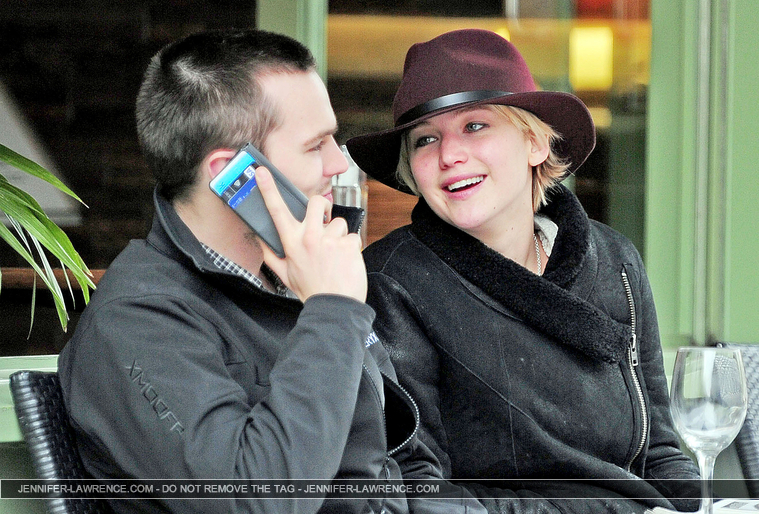 April_24_-_Having_lunch_with_Nicholas_Hoult_in_London_281929.jpg