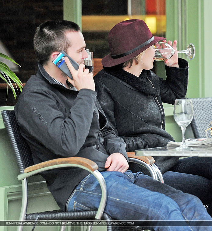 April_24_-_Having_lunch_with_Nicholas_Hoult_in_London_285429.jpg