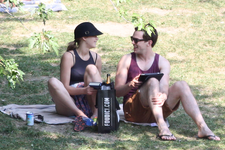 August_20_-_Jennifer_Lawrence___Nicholas_Hoult_at_Park_Lafontaine_in_Montreal_28529.jpg