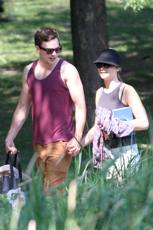 August_20_-_Jennifer_Lawrence___Nicholas_Hoult_at_Park_Lafontaine_in_Montreal_287329.jpg