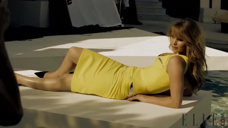 Behind_the_Scenes_Elle_Photoshoot_28December_201229__2815329.jpg