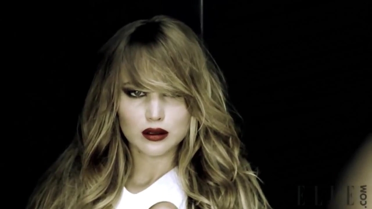 Behind_the_Scenes_Elle_Photoshoot_28December_201229__2824829.jpg