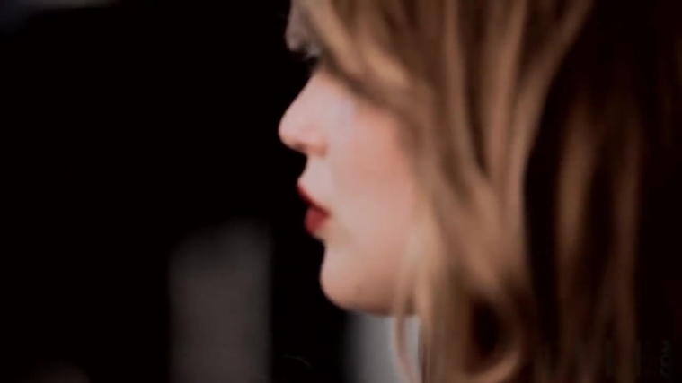 Behind_the_Scenes_Elle_Photoshoot_28December_201229__2828229.jpg