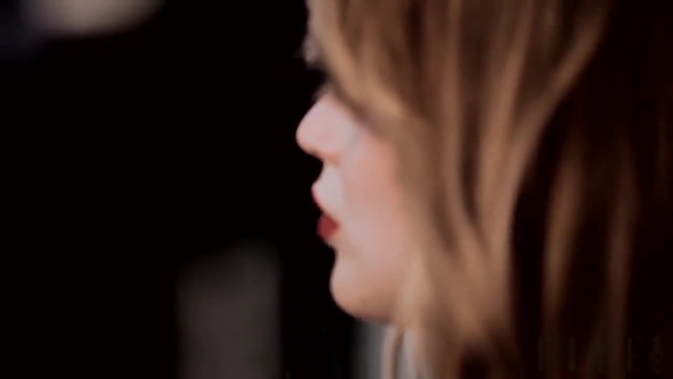 Behind_the_Scenes_Elle_Photoshoot_28December_201229__2828429.jpg