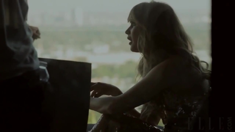 Behind_the_Scenes_Elle_Photoshoot_28December_201229__2829329.jpg