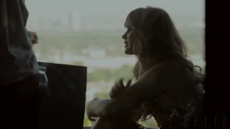 Behind_the_Scenes_Elle_Photoshoot_28December_201229__2830029.jpg