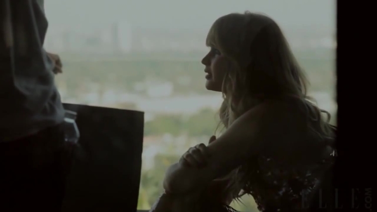 Behind_the_Scenes_Elle_Photoshoot_28December_201229__2830229.jpg
