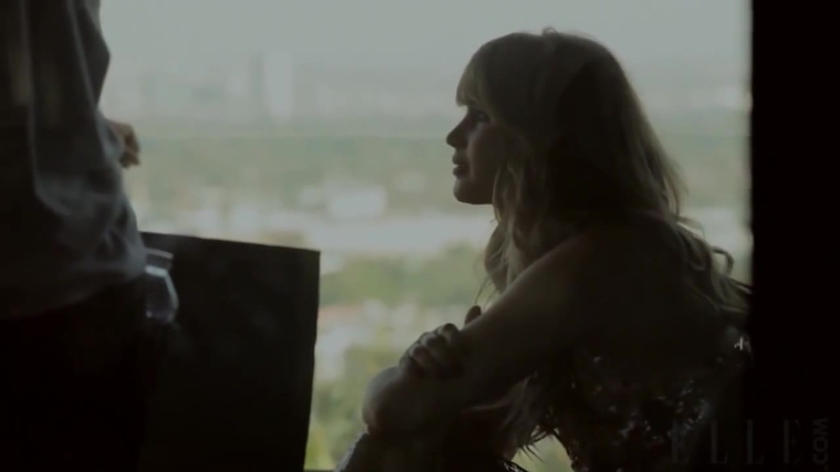 Behind_the_Scenes_Elle_Photoshoot_28December_201229__2830329.jpg