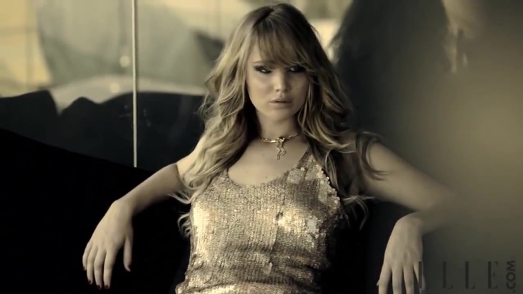 Behind_the_Scenes_Elle_Photoshoot_28December_201229__2835129.jpg