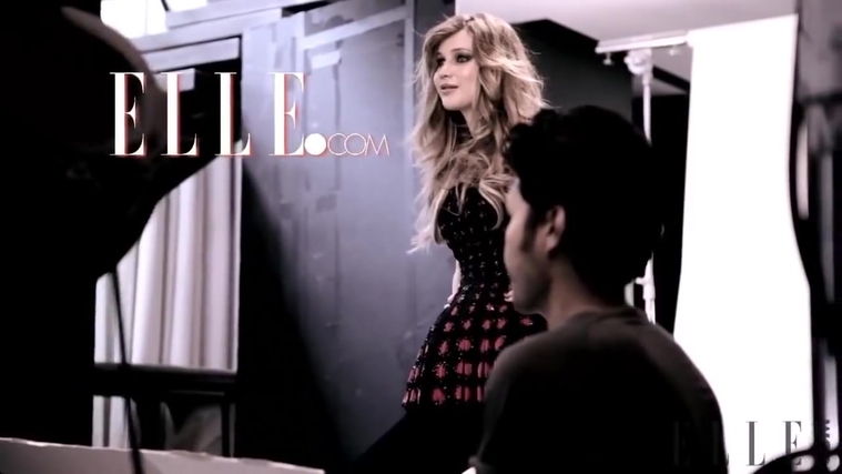 Behind_the_Scenes_Elle_Photoshoot_28December_201229__284129.jpg