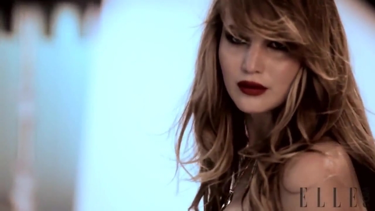 Behind_the_Scenes_Elle_Photoshoot_28December_201229__2841329.jpg