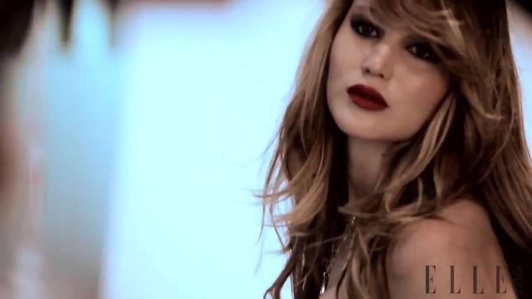 Behind_the_Scenes_Elle_Photoshoot_28December_201229__2841629.jpg
