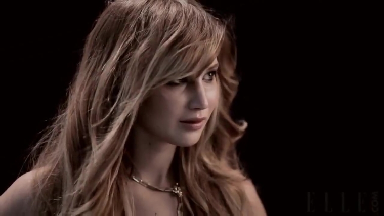 Behind_the_Scenes_Elle_Photoshoot_28December_201229__2841829.jpg