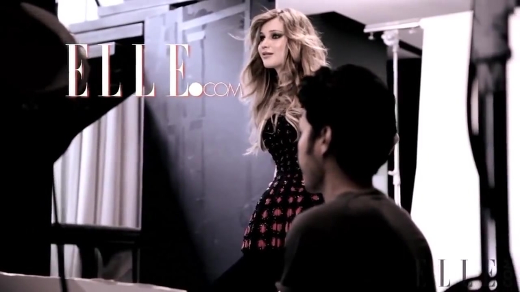 Behind_the_Scenes_Elle_Photoshoot_28December_201229__284329.jpg
