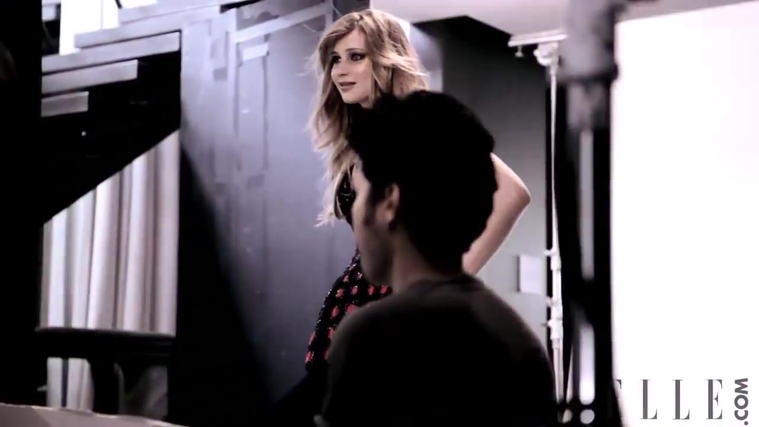 Behind_the_Scenes_Elle_Photoshoot_28December_201229__285029.jpg