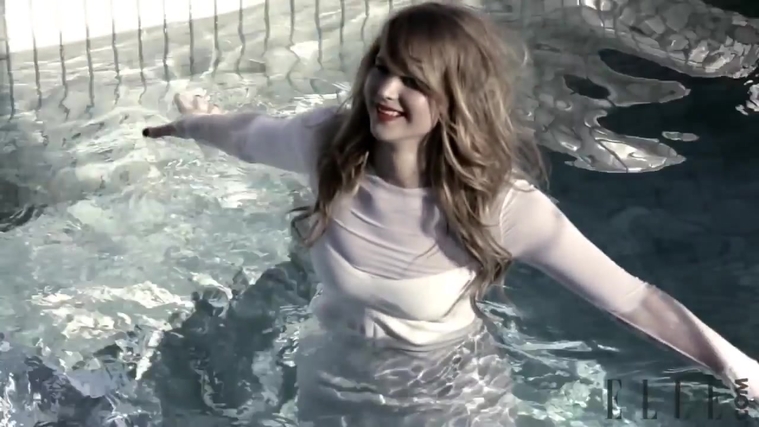 Behind_the_Scenes_Elle_Photoshoot_28December_201229__2856929.jpg
