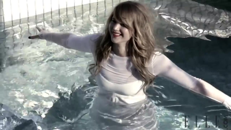 Behind_the_Scenes_Elle_Photoshoot_28December_201229__2857029.jpg